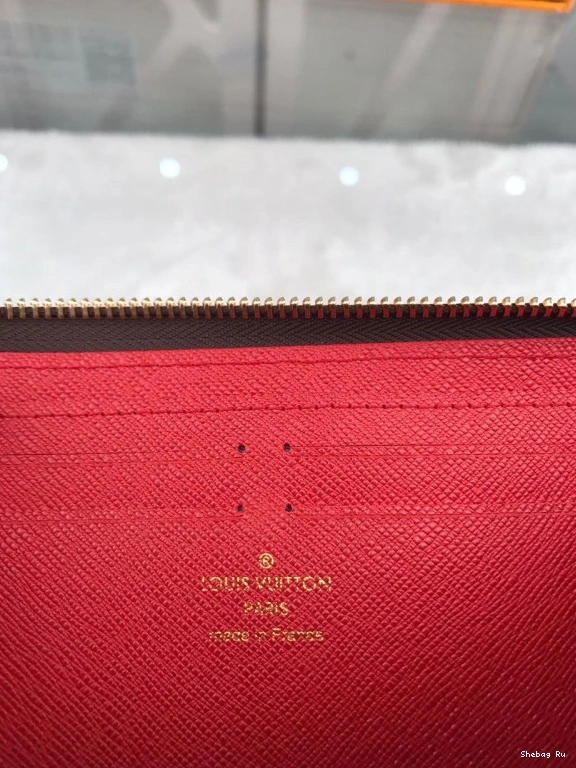 LOUIS VUITTON ZIPPY 0803